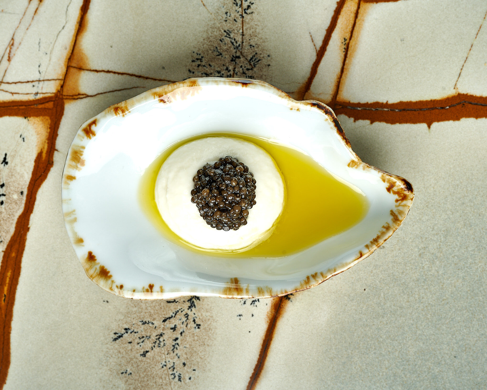 caviar em prato de fine dining